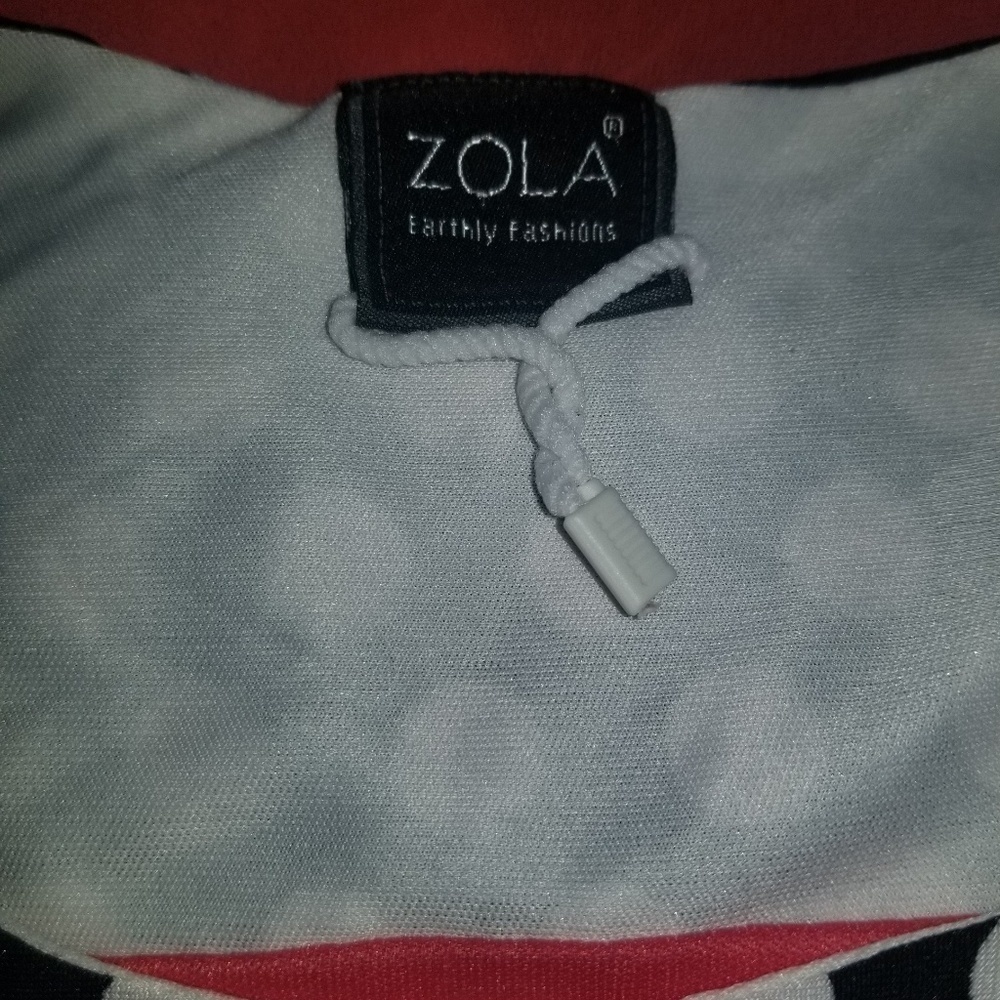 Zola - Picture 3 of 3